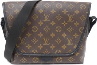 Louis Vuitton Marron Coated Canvas Shoulder Bag (Pre-Owned)