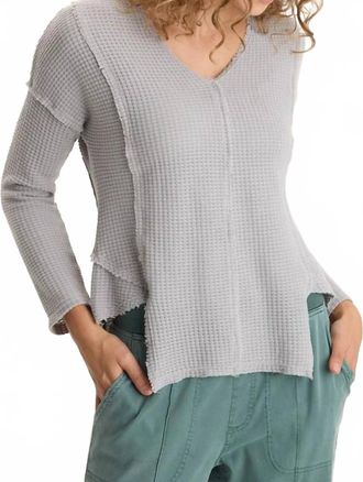 Xcvi Arnie Thermal Asymmetrical Hem V-Neck Top In Soft Pebble Pigment