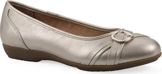 White Mountain Calming Buckle Strap Flat in Platino/Metallic/Smooth at Nordstrom Rack, Size 8.5