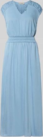 Mos Mosh Maxikleid mit Kapp&auml;rmeln und Smok-Details Modell Paola in Hellblau, Gr&ouml;&szlig;e XL
