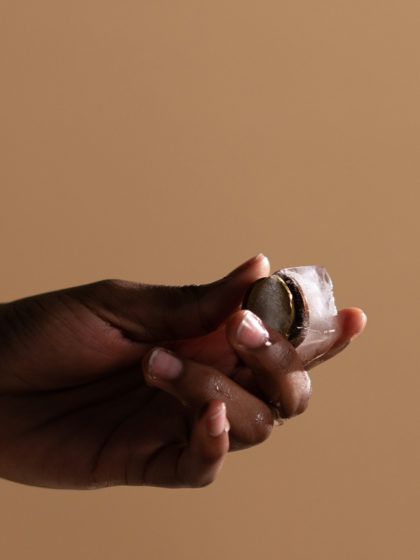 How to use ice cubes as a beauty tool