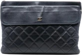 Chanel Pre-owned Clutches, female, Black, Size: ONE SIZE Pre-owned Quilted Lambskin Clutch