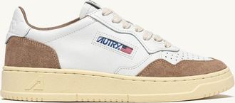Autry MEDALIST LOW SNEAKERS IN WHITE LEATHER AND ANTELOPE SUEDE