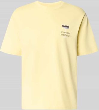 Mc Neal T-Shirt mit r&uuml;ckseitigem Motiv-Print in Hellgelb, Gr&ouml;&szlig;e XXXL