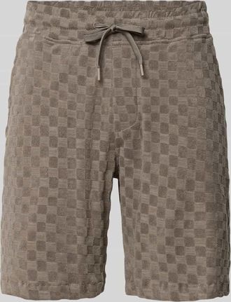 Lindbergh Lindbergh Regular Fit Shorts mit Label-Patch in Taupe, Gr&ouml;&szlig;e XXXL