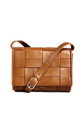 Themoir&egrave; Womens Feronia Flat Weaved Bag In Toffee
