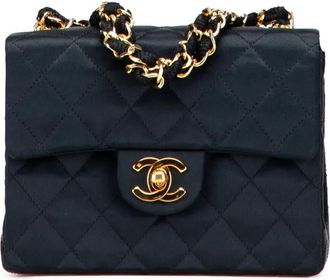 Chanel Borsa a mano mini squadrata in raso con battente 1986-1988 - Nero