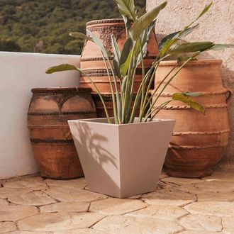 OEM Clavel 40 Macetero Cuadrado De Interior Y Exterior Para Plantas Y Flores Muy Resistente Al Paso Del Tiempo. Hecho De Polietileno En Espa&ntilde;a - Negro