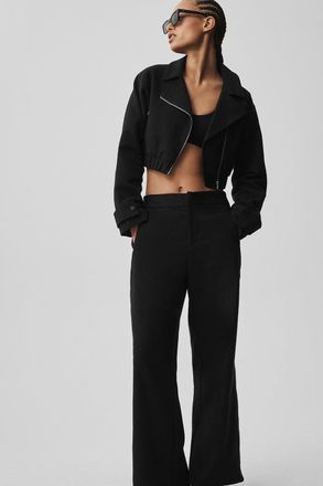 Alo | Mid-Rise Cosmopolitan Snap Pants in Black, Size: Medium