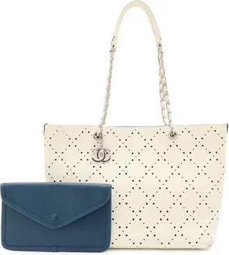 Chanel Blue Ivory Grained Calfskin Pouch Shoulder Bag Tote Bag (Pre-Owned)