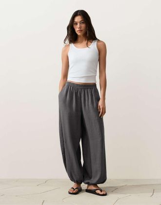 Oysho Pantaloni bloomer in 100% lino verde smeraldo-Nero