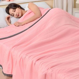 OEM Esta Manta Refrescante Es Perfecta Para Quienes Son Sensibles Al Calor. Es Reversible, Transpirable Y Ligera, Con Unas Dimensiones De 198 Cm X 140 Cm.
