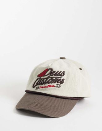Deus Cappellino trucker in 100% cotone con logo, chiusura in pelle a contrasto e visiera color avorio e marrone-Bianco