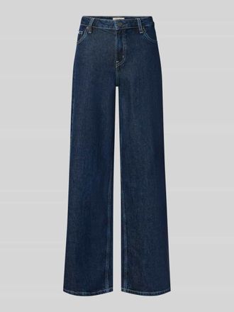 Guess Wide Fit Jeans mit Logo-Patch in Jeansblau, Gr&ouml;&szlig;e 24/30