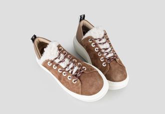 Alexander Smith Wembley Woman in brown suede with white eco-fur lining