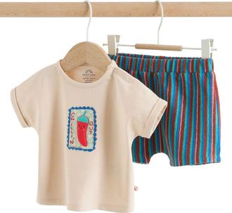 Next Chilli Appliqu&eacute; T-Shirt & Shorts Set in Neutral at Nordstrom, Size Newborn