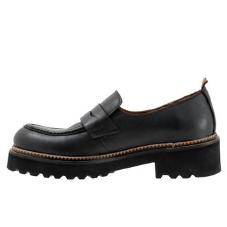 Bueno Womens Annie Loafer In Black