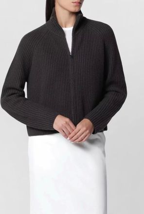 Lisa Yang jumper