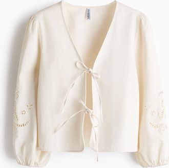 H&M Jacke mit Broderie Anglaise und Bindeb&auml;ndern - Cremefarben