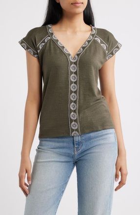 Bobeau Embroidered Detail V-Neck Top in Grape Leaf/white at Nordstrom, Size X-Large