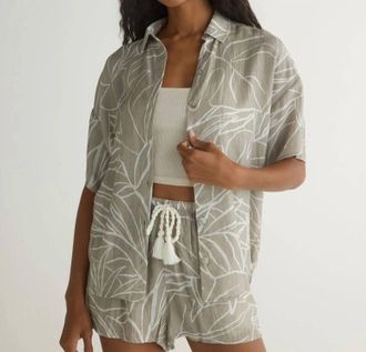 Bella Dahl Oversized Short Sleeve Shirt In Tropical Print
