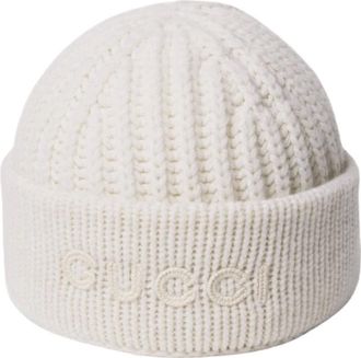 Gucci Beanies, female, Beige, Size: S Logo-Patch Ribbed Beanie