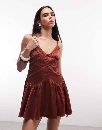 Reclaimed Vintage Vestito estivo con spalline sottili rosso bordeaux con inserti in pizzo