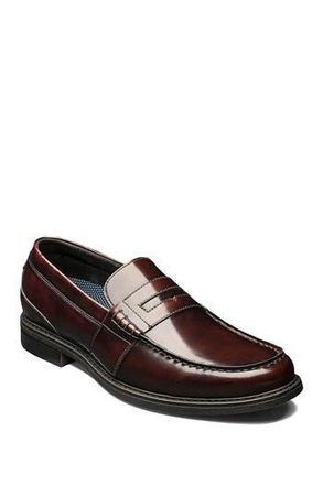 Nunn Bush Lincoln Leather Moc Toe Penny Loafer - Wide Width Available in Polished Burgundy at Nordstrom Rack, Size 11.5