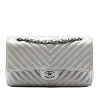Chanel Tweedehands Medium Classic Chevron Iridescent Lamsleer Dubbele Flap
