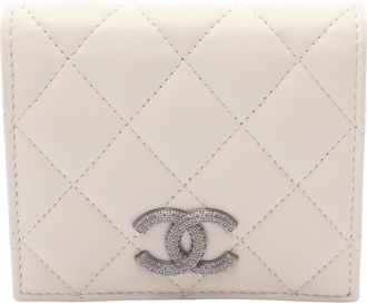 Chanel White Leather Wallet (Bi-Fold) (Pre-Owned)