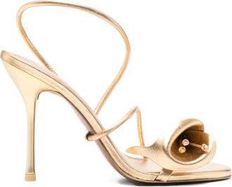 Cult Gaia 12mm Cassidy flower sandals - Goud