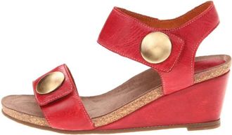 Taos Carousel 3 Wedge Sandals In Red