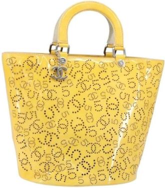 Chanel Pre-owned Bucket Bags, female, Yellow, Size: ONE SIZE Pre-owned Bucket Bag