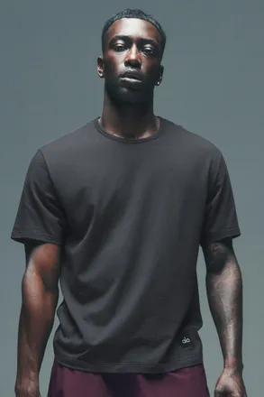 Alo | Street Essential T-Shirt in Anthracite, Size: Medium