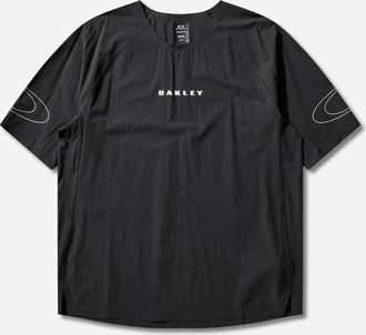 Oakley Men s Seeker Whip Shortsleeve Jersey Pitch Black