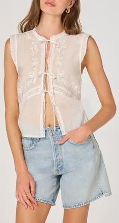 ASTR the Label Lace Trim Tie Front Top in White at Nordstrom Rack, Size X-Large