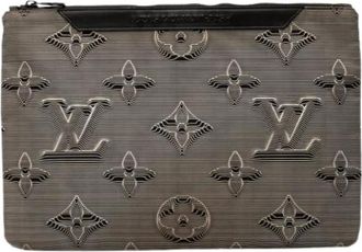 Louis Vuitton Pre-owned Clutches, female, Gray, Size: ONE SIZE Pre-owned Nylon Clutch