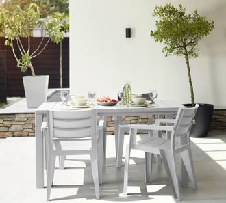 Keter Set Tavolo 147x90 + 6 Poltrone In Resina Colore Bianco Mod. Julie
