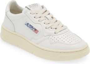 Autry Medalist Low Sneaker in Wht/wht at Nordstrom Rack, Size 10Us / 40Eu