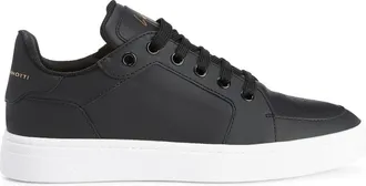 Giuseppe Zanotti Redouart Studded Sandals | Black | FARFETCH