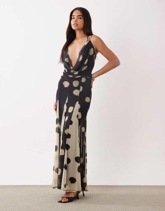 Asos Vestito lungo con scollo ad anello profondo nero con stampa a pois e godet a contrasto-Multicolore