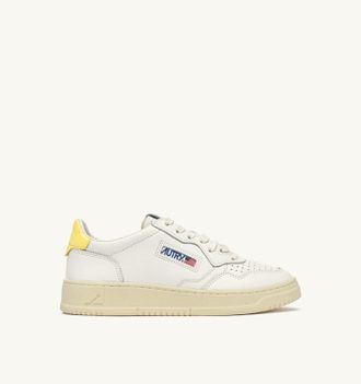 Autry SNEAKERS MEDALIST LOW IN PELLE BIANCA E LEMON MERINGUE
