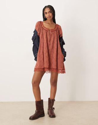 Free People Juno - Vestito corto stile babydoll in pizzo color tramonto sul canyon-Marrone