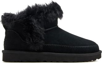 UGG Classic Ultra Mini Chalet - Dames - Winterlaarzen - Zwart - 36 EU - Wol - Schoenen