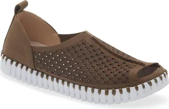 Ilse Jacobsen Tulip 9377 Slip-On Shoe in Chestnut at Nordstrom, Size 36