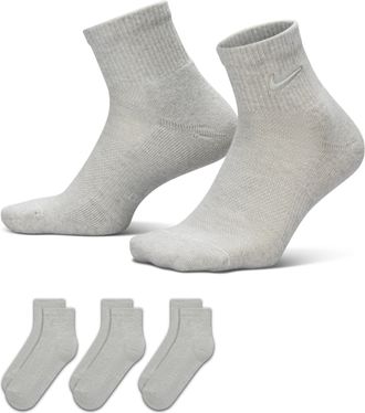 Nike Unisex Everyday Elevated Ankle Socks (3 Pairs) in Multicolor | IH8607-904