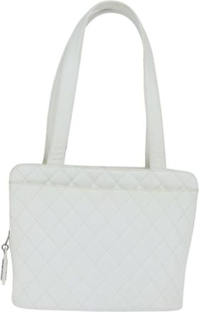 Chanel Vintage Cc Zip Around Bowler Quilted Caviar White Leather Handbag (Pre-Owned)