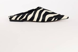 Topshop Dawn scarpa bassa a punta con stampa zebra in vera pelle-Multicolore