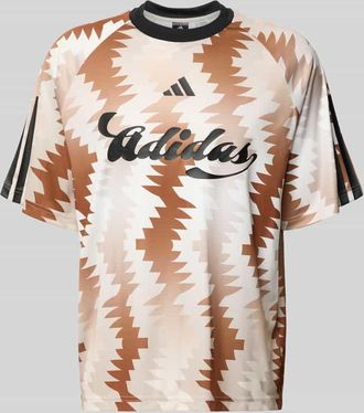 adidas Regular Fit T-Shirt mit Allover-Muster in Beige, Gr&ouml;&szlig;e XXL