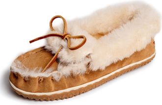 Minnetonka Ultimate Sheepskin Slipper - Indoor/Outdoor Slippers for Women with Hard Sole Design and Breathable Sheepskin, Tan, 6 UK